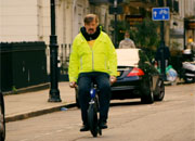 stephen-fry-gadget-man-commuter_tn